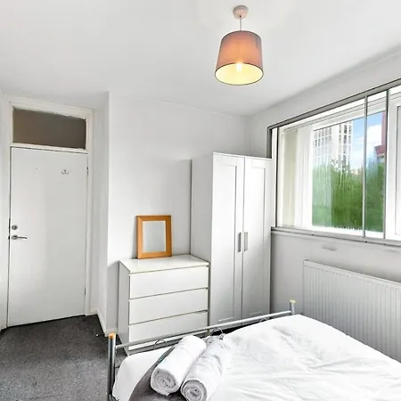 3br Duplex - Uni - Apartment *
